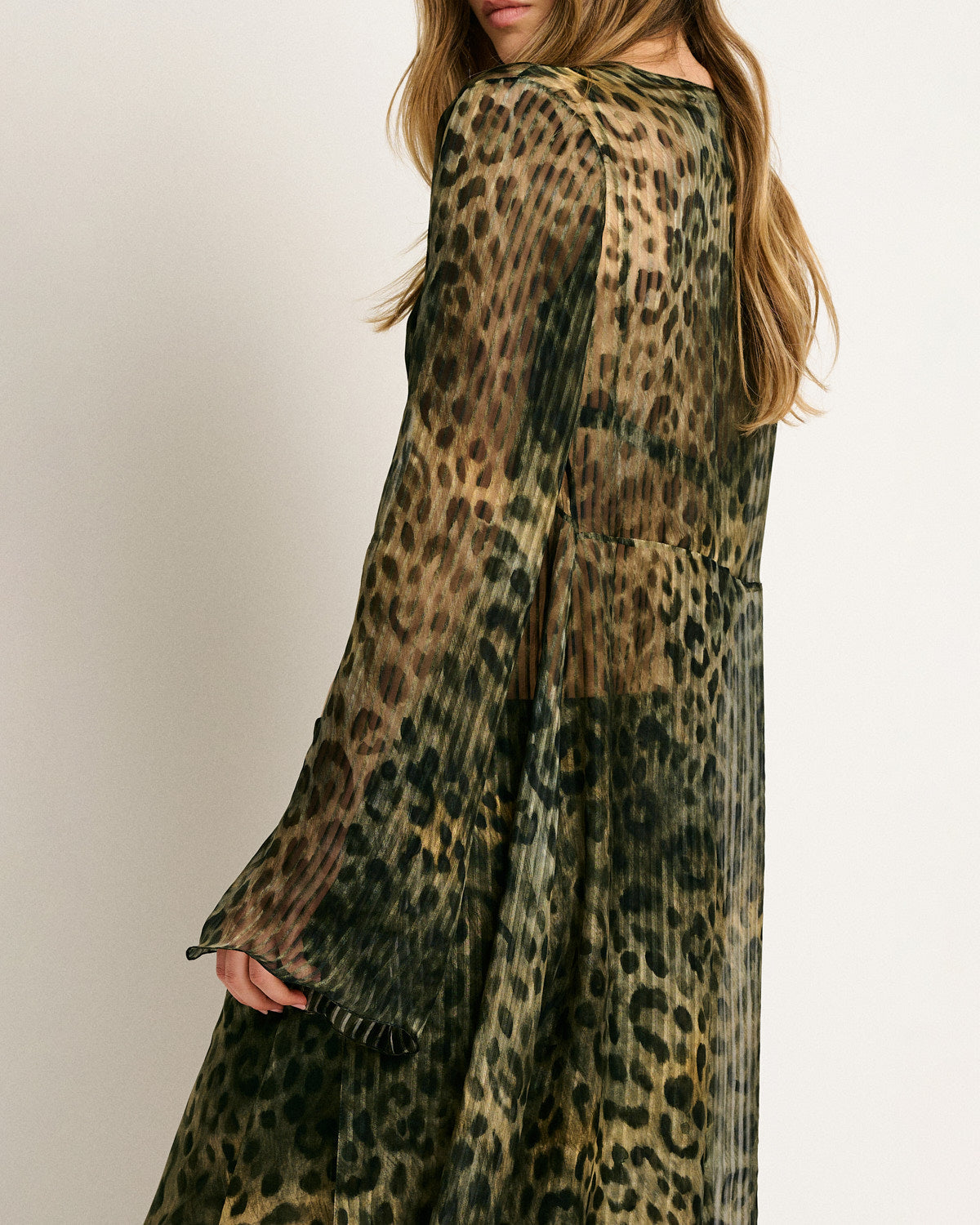 silk-leopard-robe-4