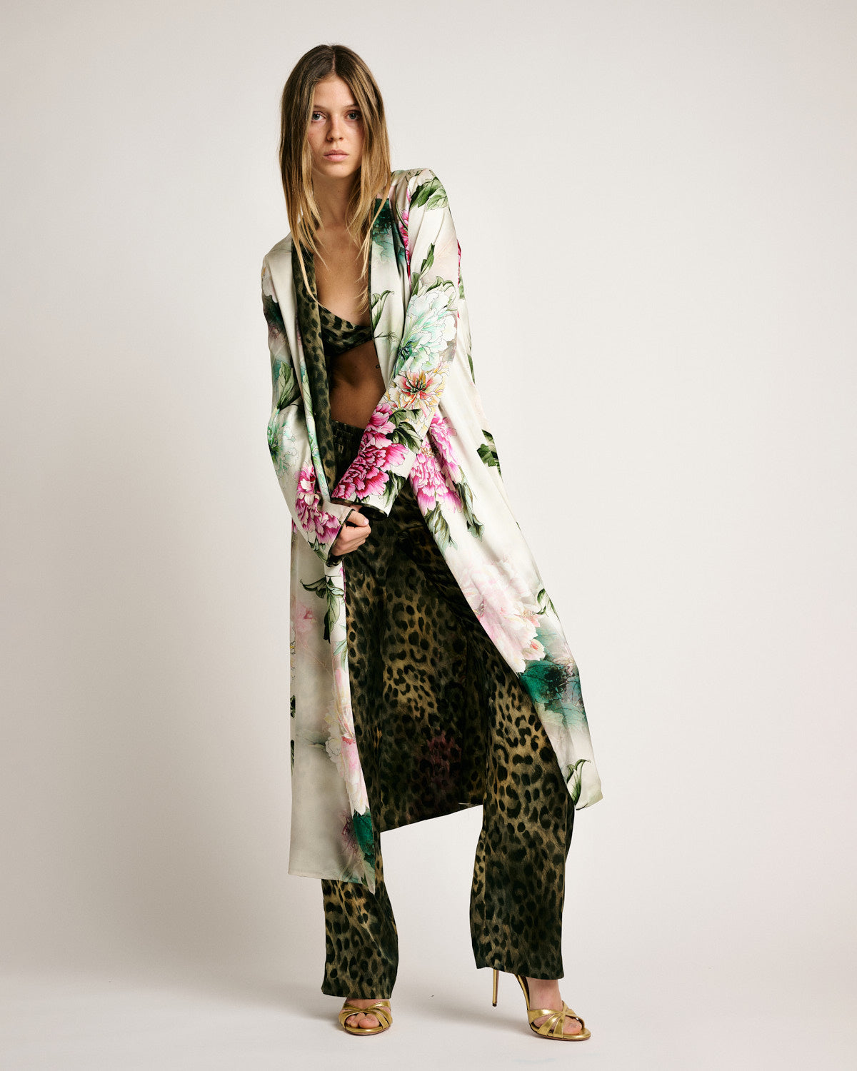 leopard-gardenia-silk-rev-robe-5