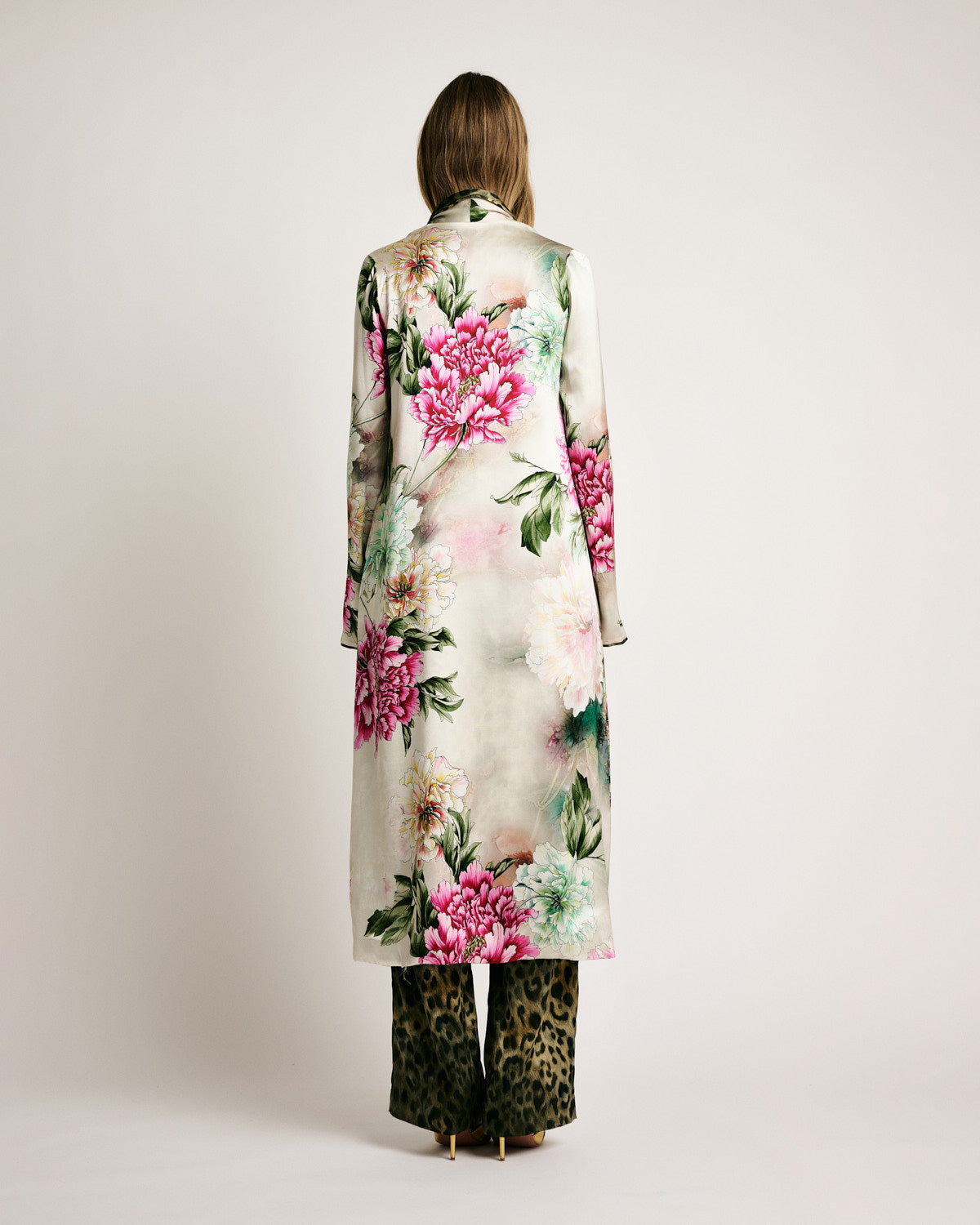 leopard-gardenia-silk-rev-robe-8