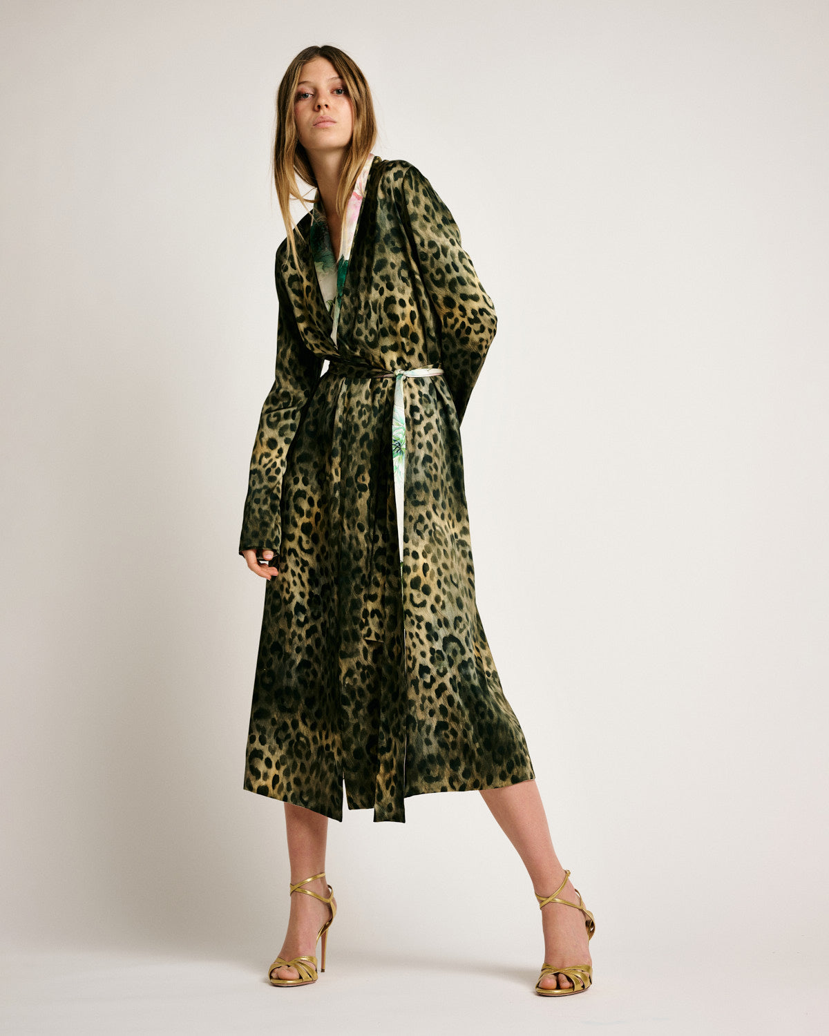 leopard-gardenia-silk-rev-robe-6